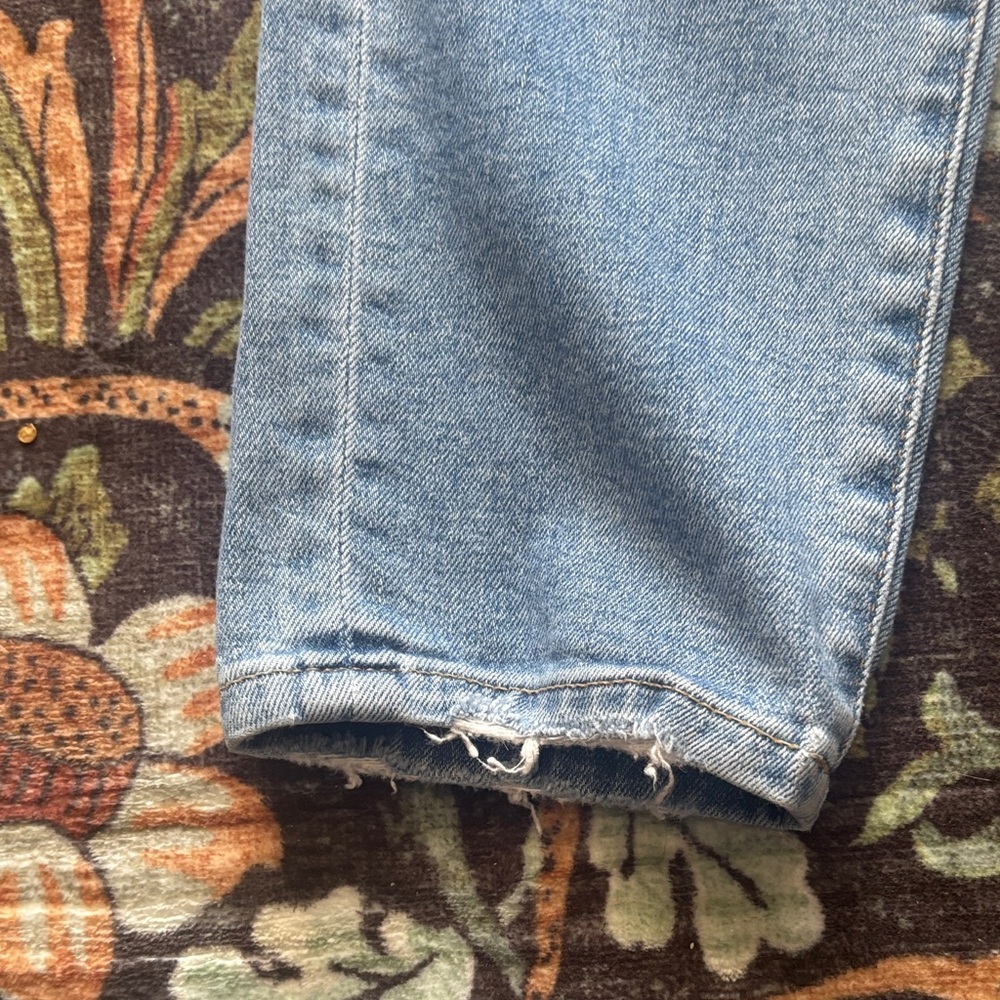 LOFT Light Blue Distressed Skinny Jeans Size 8 - Picture 7 of 9